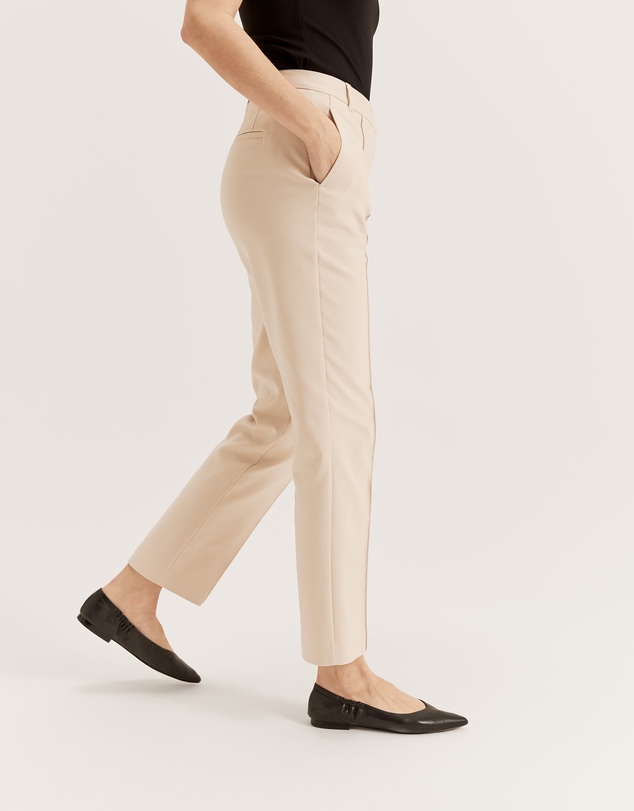Review - Arianna Pant