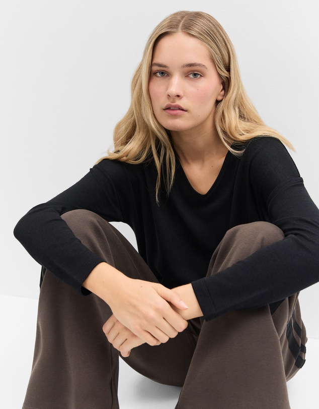 UNISON - Soft V Neck Long Sleeve Tee