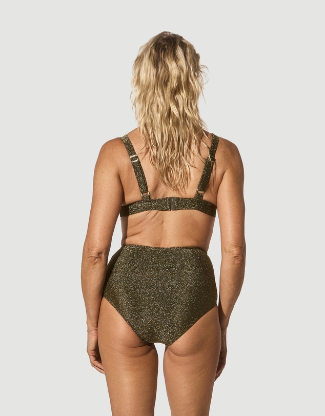 Form and Fold - The Wirefree D-G Top