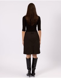 Style Addict - The V Top