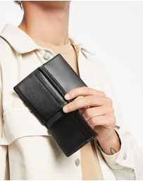 Status Anxiety - Jonah Wallet