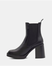 Therapy - Pout Ankle Boots