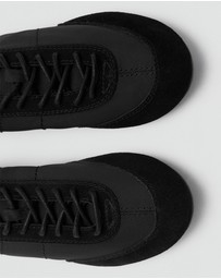 M.N.G - Sisi Trainers