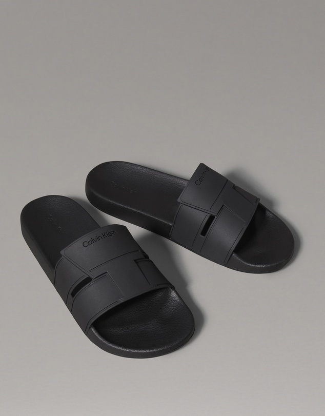 Calvin Klein - Embossed Logo Slides