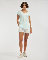 Amelius - Sadie V Neck Tee