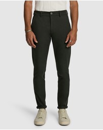 yd. - Energy Hyper Stretch Skinny Chino