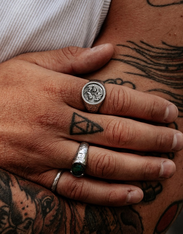 Haze & Glory - ICONIC EXCLUSIVE - Turn The Tide Signet Ring in 925 Silver