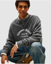 Tommy Jeans - Relaxed Garment Dyed Applique Crew