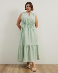 Atmos&Here Curvy - Verity Tiered V Neck Maxi Dress