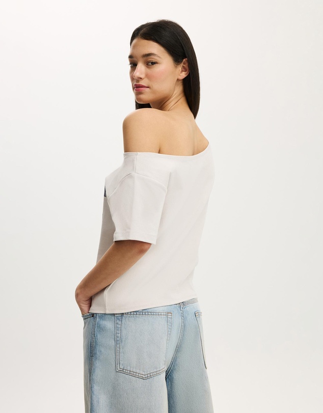 Cotton On - The Sporty Off Shoulder Graphic Tee