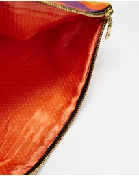The Social Outfit - Gawaa Spliced Clutch