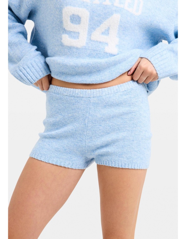 Subtitled - Kim Knit Hot Short