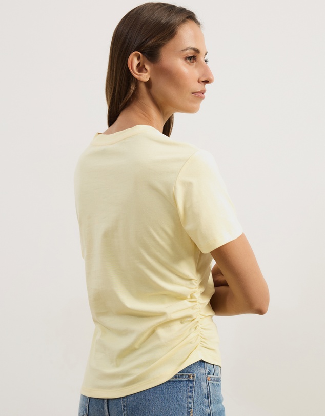 Atmos&Here - Emi Asymmetric Hem T-Shirt