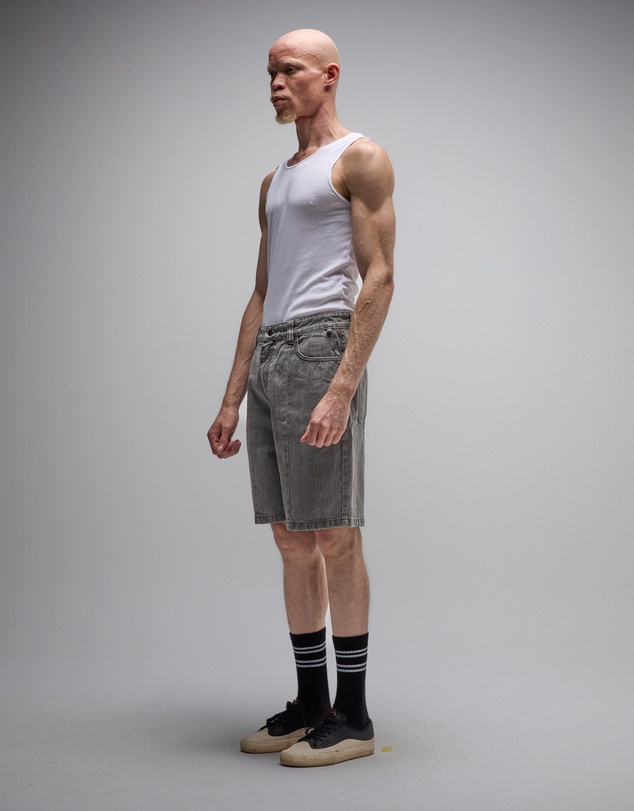 Former - DISTEND SEAM JEAN SHORT // WASHED GREY