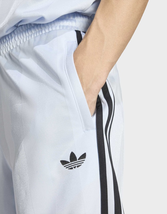 adidas Originals - 3-STRIPES LOOSE ENGINEERED SHORTS Mens