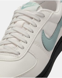 Nike - Field General - Women's