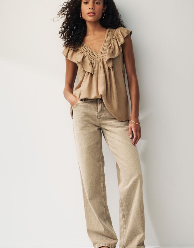 NEXT - Sleeveless Ruffle V-Neck Top
