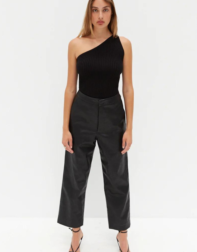 Style Addict - One Shoulder Knit Top