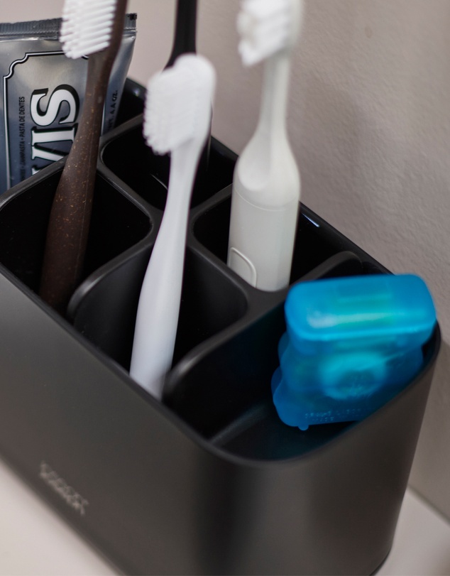 Joseph Joseph - EasyStore™ Large Toothbrush Caddy with Matt Black Finish