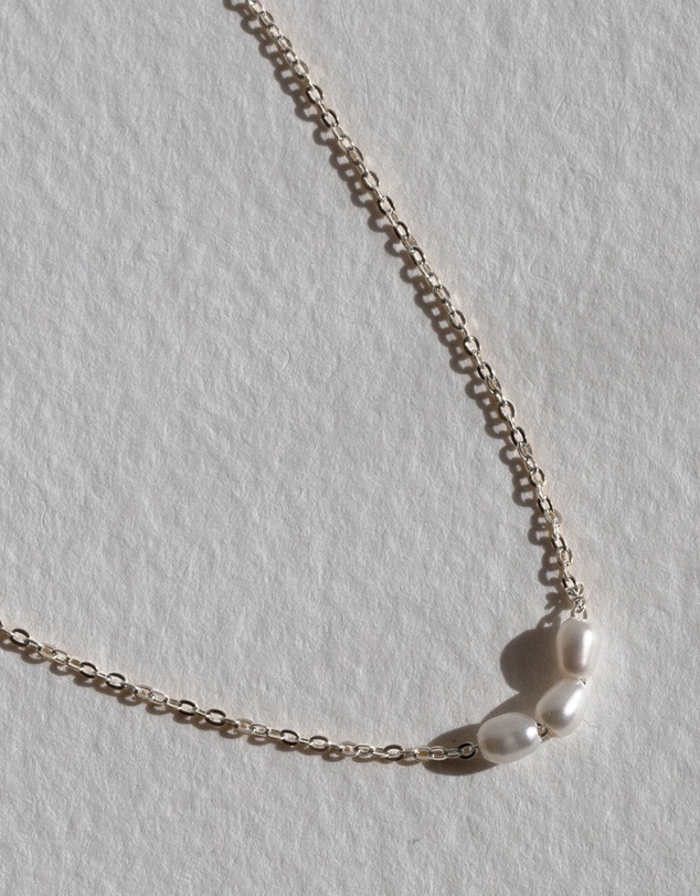 SAINT VALENTINE - Mini Pearl Necklace - Silver