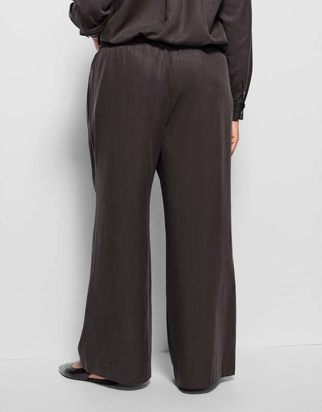 Commonry - Megan Pant