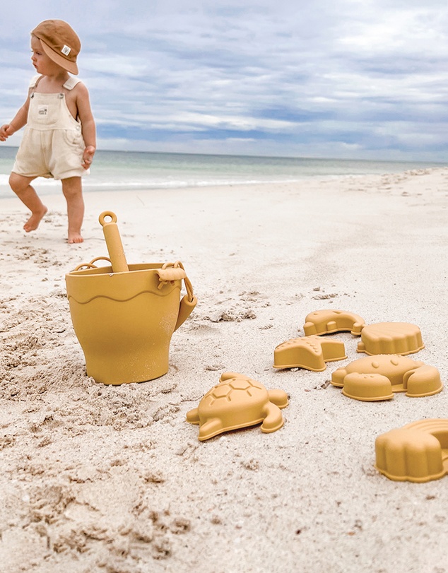 Playground by Living Textiles - Silicone 8pc Bucket & Spade Set - Sunshine