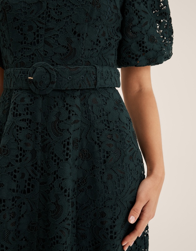 Review - Dora Lace Dress