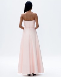 JUSTIN TONG - Stephanie Gown