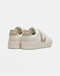 Veja - V-90 O.T. Leather Sneakers - Women's