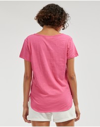 Amelius - Fallon Rounded Hem Tee