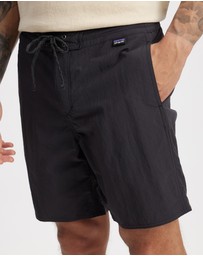 Patagonia - Men's Wavefarer Hybrid Walk Shorts - 18