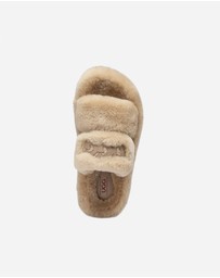 Ozwear Connection Uggs - Ugg Signature Shearling Slippers