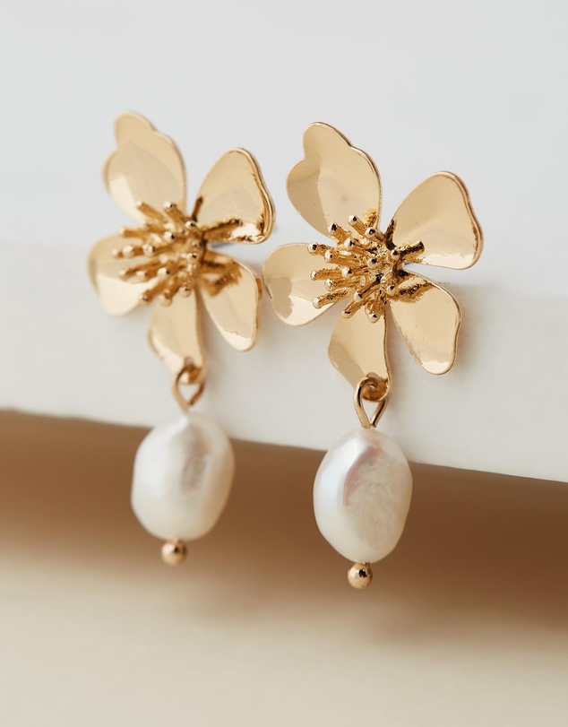 Moira Hughes - The White Label - Flower Pearl Earrings