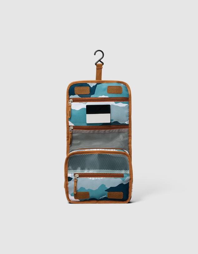 Crywolf - HANGING TOILETRY BAG Mountain Road