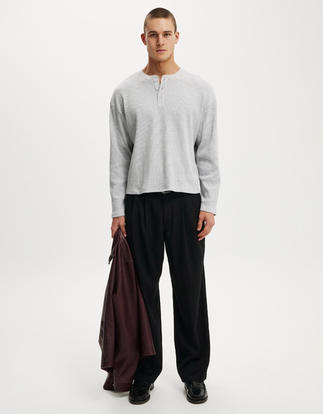 Cotton On - Relaxed Fit Textured Henley Long Sleeve T-Shirt