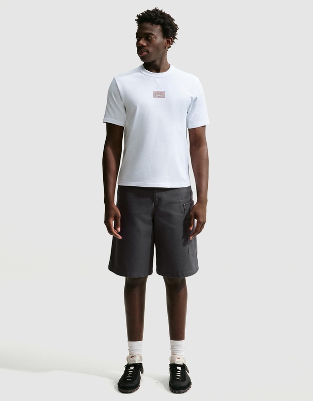 Nike - Sportswear Tailored Premium Patch Essentials T-Shirt