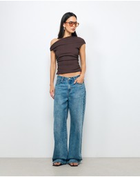 AERE - Asymmetric Shoulder Top