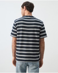 M.N.G - Garir T-Shirt