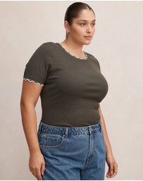 Forever New Curve - Rebecca Curve Scallop Trim T-shirt