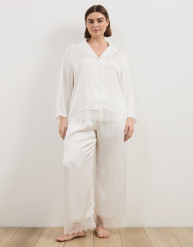 Atmos&Here Curvy - Pearl Lace Trim LS Satin Pyjama Set