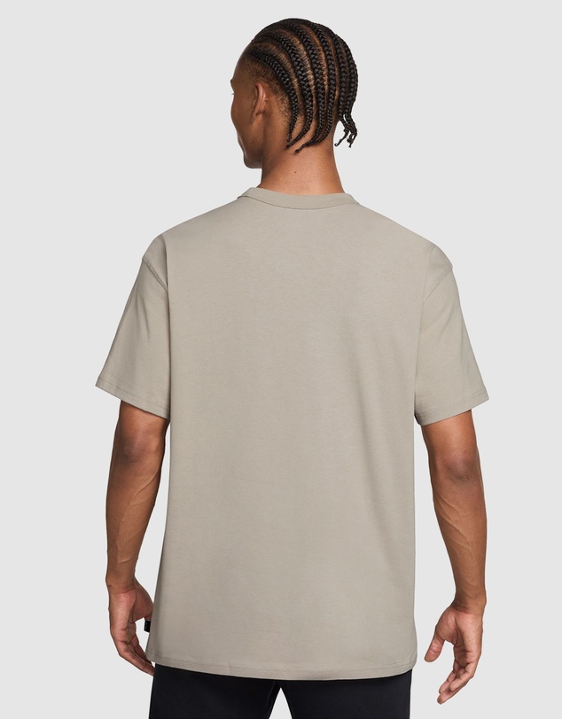 Nike - Sportswear Premium Essentials T-Shirt
