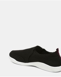 Vionic - Malibu Slip-On Sneaker - Black Waffle Knit