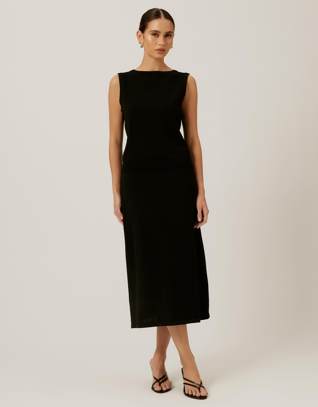 Tussah - Boat Neck Sleeveless Knit Top