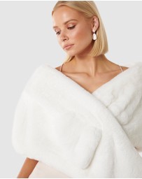 Forever New - Sophia Faux Fur Wrap