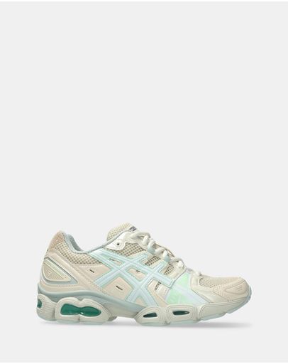 Vanilla & White