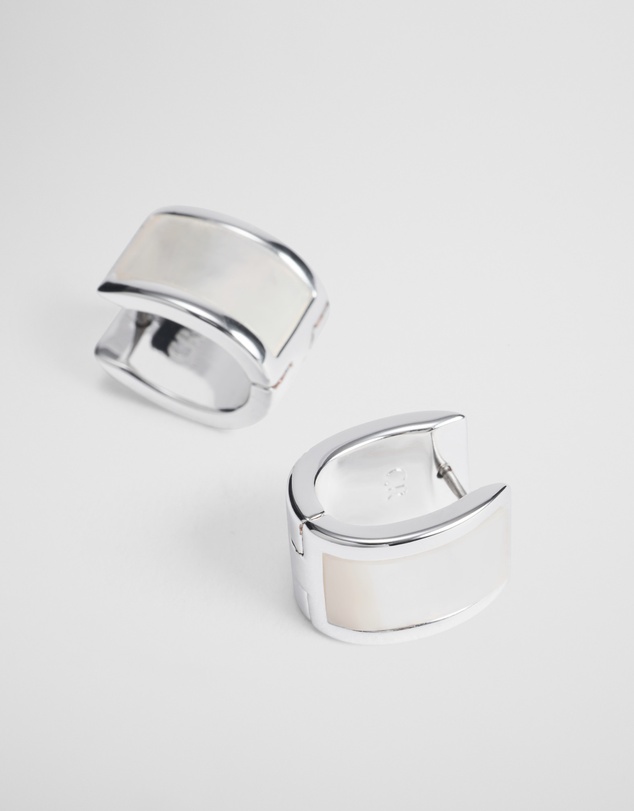 Country Road - Ivy Huggie Earring