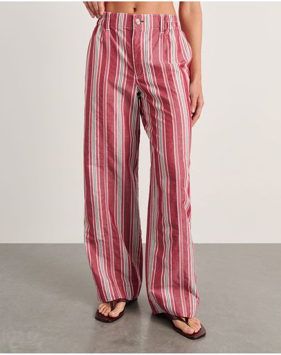 ivory/burgundy