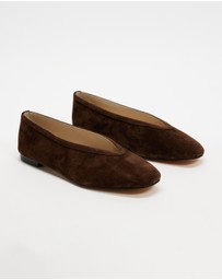 AERE - Tori Suede Ballet Flats