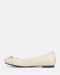 Vionic - Delanie Flat - Cream
