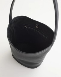 The Horse - Esme Tote